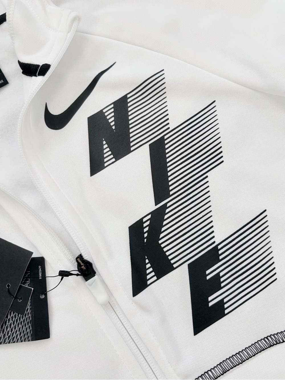 NWT Nike Boys Medium White Black Therma Full Zip Graphic Fleece Training Hoodie - Picture 4 of 15